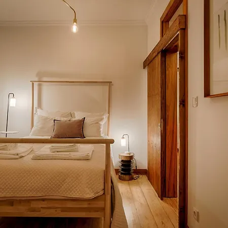 Master Historical Gem In Chiado דירה