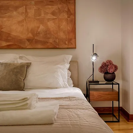 Master Historical Gem In Chiado Apartment